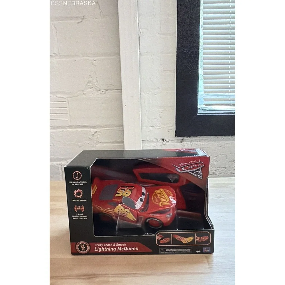 Disney Pixar Cars 3 Crazy Crash & Smash Lightning McQueen R/C Car 2.4GHz New